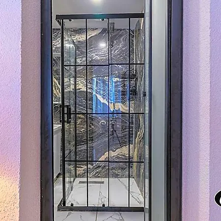Costa Karakoy Szálloda 3*